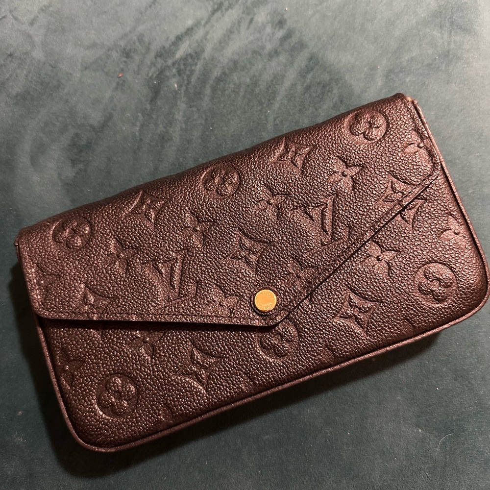 Louis Vuitton Monogram purse
